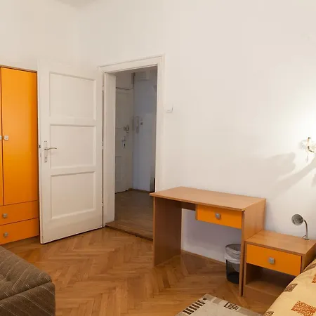 Spacious 3-bedroom Lev *
