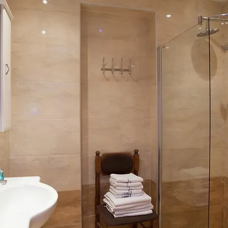Spacious 3-bedroom Lev Apartma