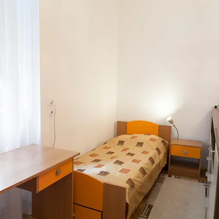 Spacious 3-bedroom Lev Appartamento *